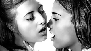 Spanish cutie Penelope Cum and Ukrainian beauty Aria Logan