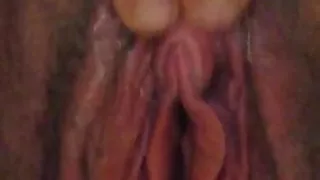 Quick, wet pussy play