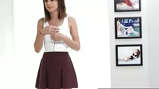 Wunderschöne Joseline Kelly wird hart gerammt, während sie gefesselt wird