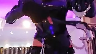 maitresse camille blonde et sexy