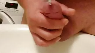 Schneller Schwanz wichs im Badezimmer