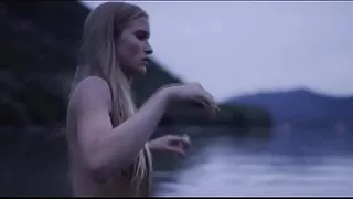 Erotische Musik Haus in Flammen