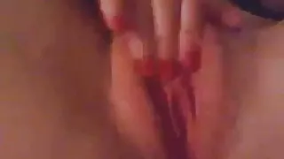 Amateur Sexy young babe masturbates