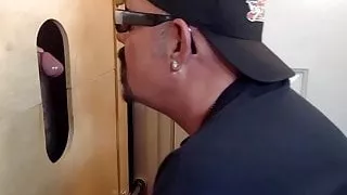 Das erste Mal mein Gloryhole ausprobieren