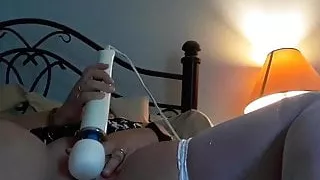 BBW wife fucks herself