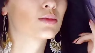 beautiful brunette suck fingers