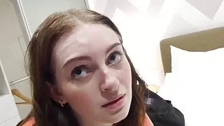 Blasse Stiefschwestern haarige nasse Muschi in Missionarstellung demoliert