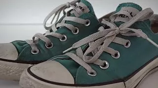 sister's Shoes: Blue Converse (dirty) 4K
