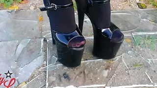 Lady L high heels crush glass