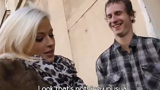 Buddy macht Nachbar zum cuckold, indem er seine zukünftige Ehefrau fickt