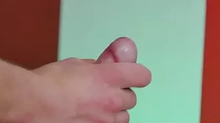 Ryan beugt sich über James und fickt sein enges Arschloch