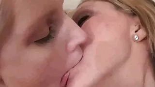 Horny Lesbian Makeout!!