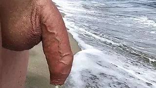 Penis und Pisse in Großaufnahme