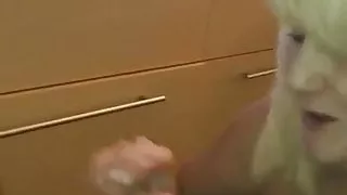 Blonde Granny takes her teeth ou for this BJ