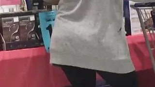 Sexy Bulging Ass Woman 3