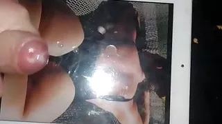 Cumshot auf einen großen Arsch