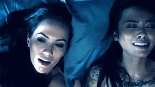 Kate Siegel, Levy Tran & Victoria Pedretti naked love scenes