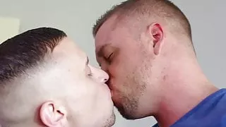 Bareback-Arschficken mit Dante Martin und Darin Silvers