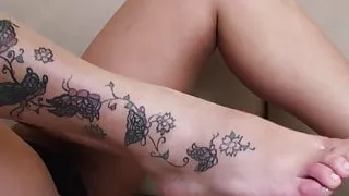 Shemales smoke show their feet and give an amazing handjob