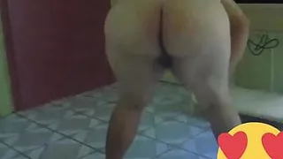 Suegro grabo mi suegra Mil showing off to hubby