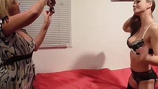 Sexy mature mother fucks beautiful daughter