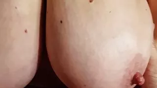 She strokes to cumshot Sie wichst mir einen