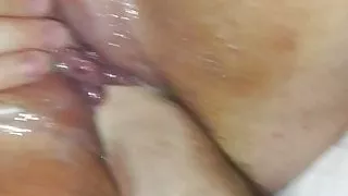 British slut Amanda gets her pussy fisted amd squirts