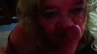 Crossdresser, Sperma, Sperma im Mund, Kleid, Schwuler Sex, Omasex