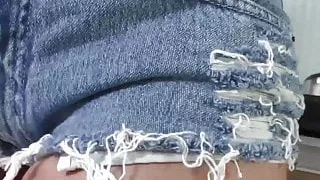 Mesmerizing Asian Ladyboy nimmt es in den Arsch hart und tief