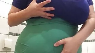 Hot big belly play