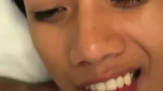 Glatter Thai Twink Bareback gefickt