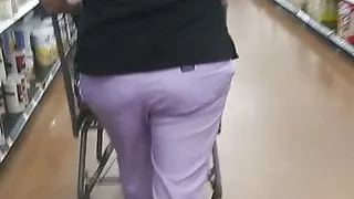 Swaying that booty fro me