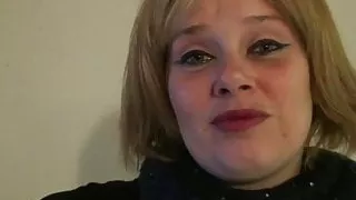 Aurore left by her boyfriend asks for a cock