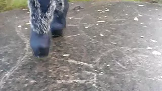 Lady L crush keyboard with black sexy boots