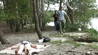 Blonde granny double penetration outdoors