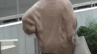 Naughty Japanese cuties pissing in the streets