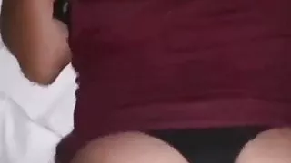 Small with rich ass gives me her ass to masturbate