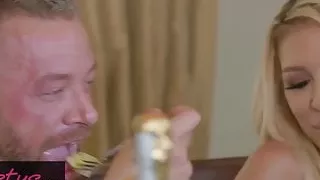 When Girls Play - Carmen Caliente , Madison Ivy - What Girls