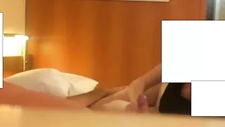 Frau wichst mich auf Kreuzfahrt zum Spritzen