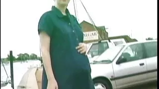 British Extreme - Pregnant Pissing