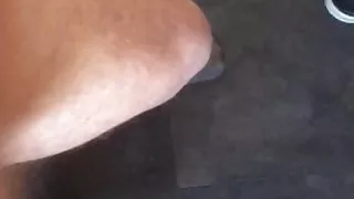 Freihändige Selbstbefriedigung mit einer Lutschmaschine