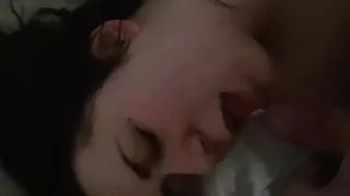 elle attend gentilment le jus