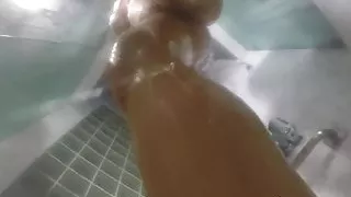 Pornstar Nicole Aniston takes a long steamy shower