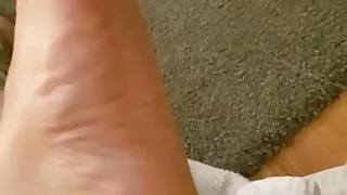 Daliyah teases with her hand and sole.