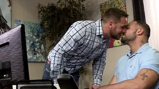 MenOver30 Hairy Euro Daddy Connects With Hunk Latino