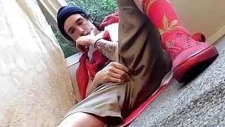 Smooth twink straightie Sean Johansen cums after stroking