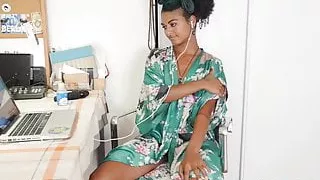 Yanks Lola Rose's Beautiful Vibes