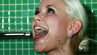 Dido Angel Takes Piss In Mouth