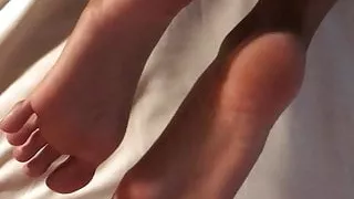 Cum on tiny thai soles