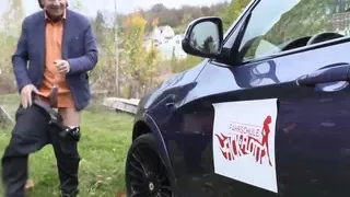 Alter notgeiler Fahrlehrer fickt junges Teen